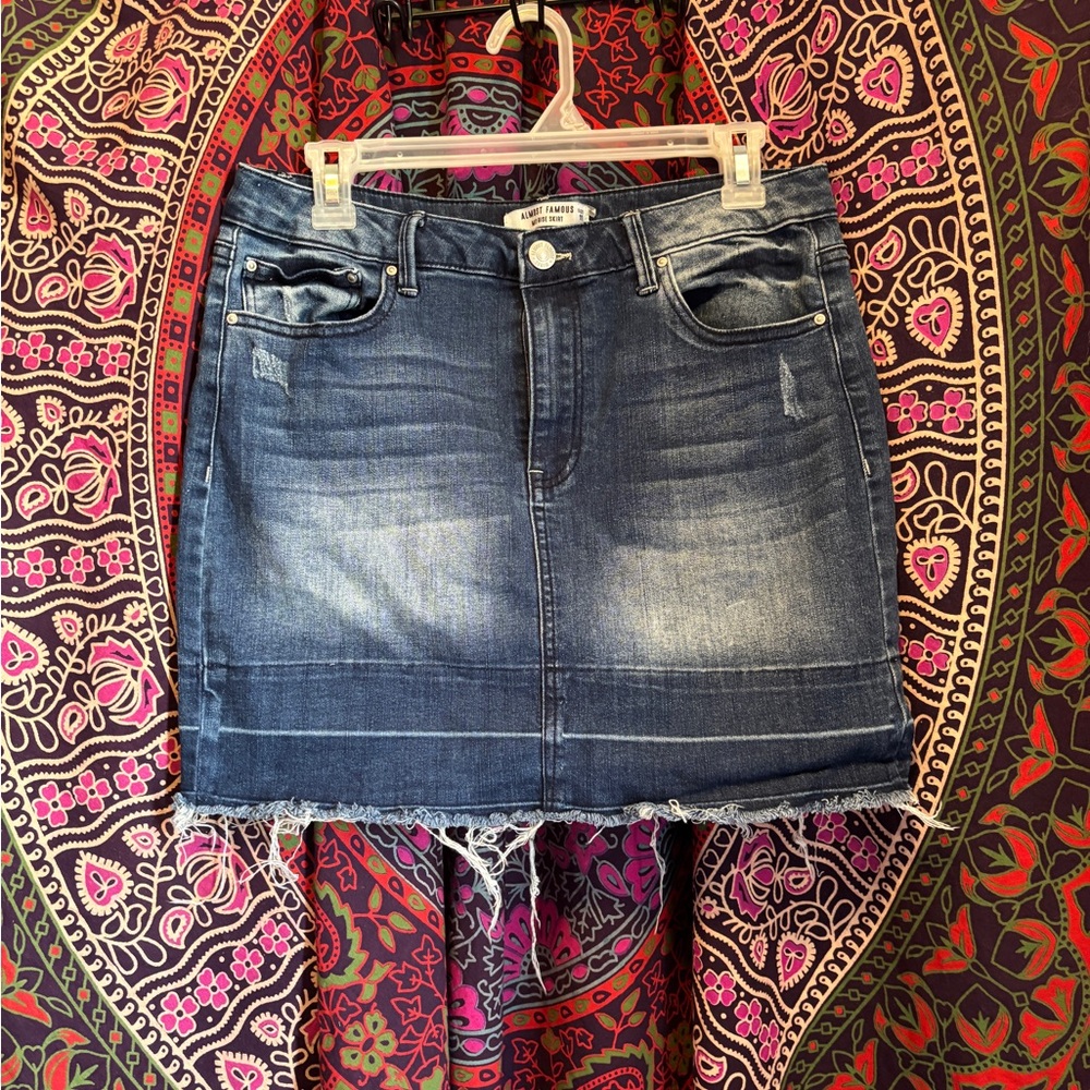 Almost Famous Jean Mid Rise Distressed Denim Skirt Juniors Size 11
